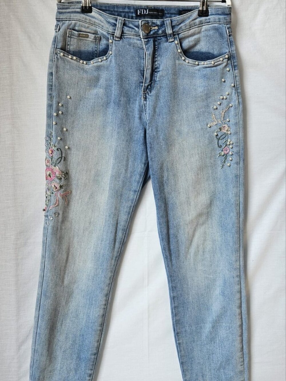 FDJ French Dressing Olivia Embroidered Pearl Accent Slim Jeans Size 6